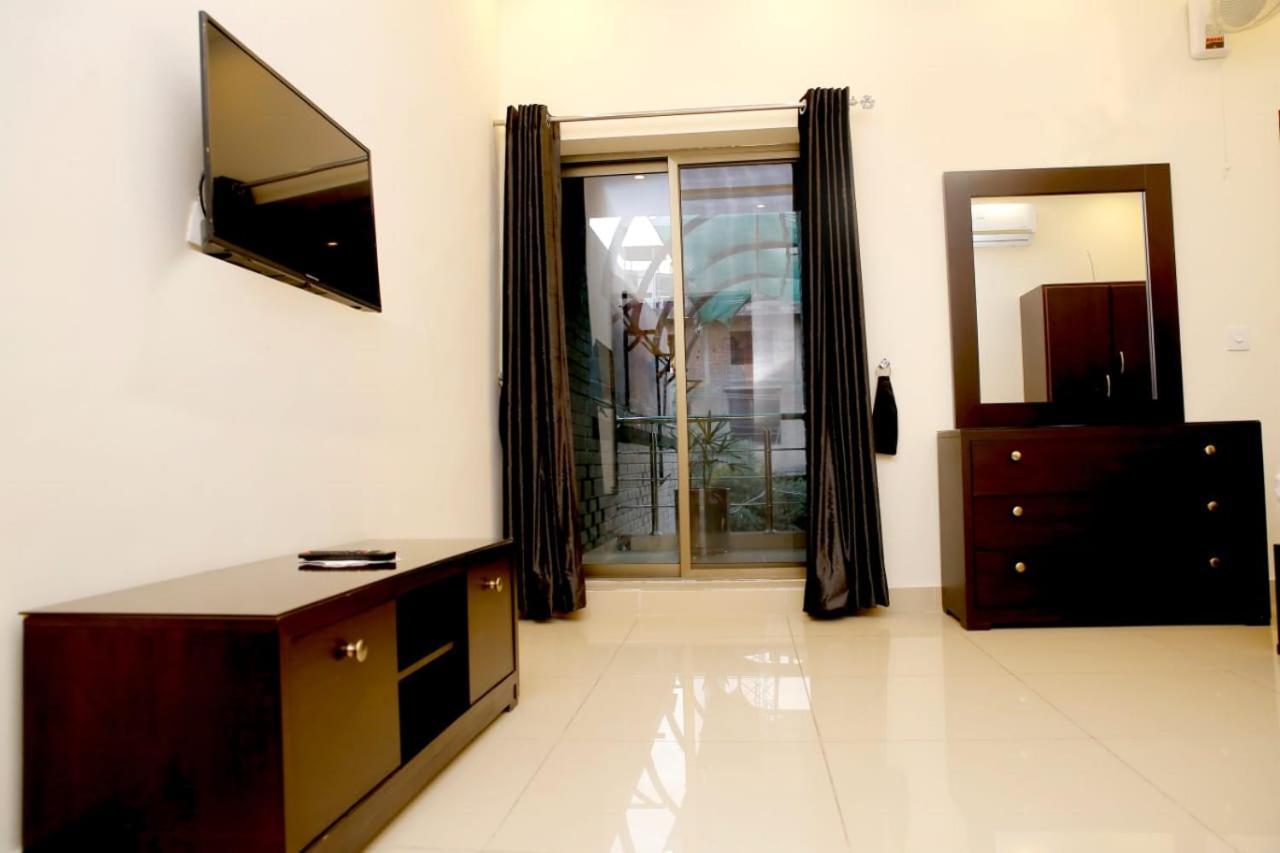 Hotel Noor Plaza Lahor Kültér fotó