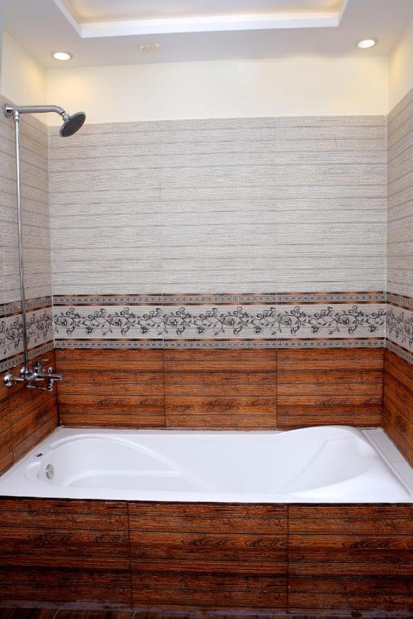 Hotel Noor Plaza Lahor Kültér fotó