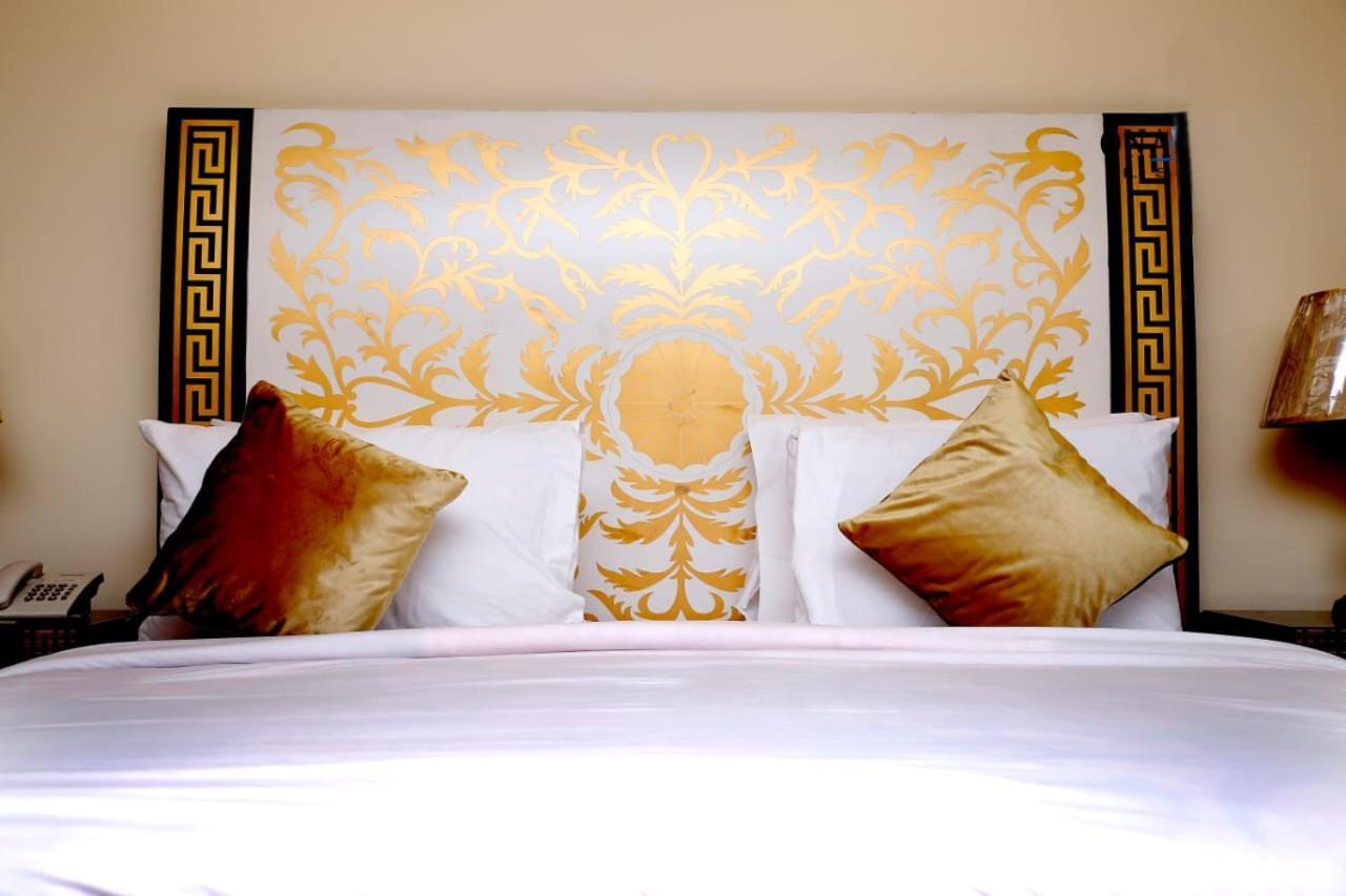 Hotel Noor Plaza Lahor Kültér fotó